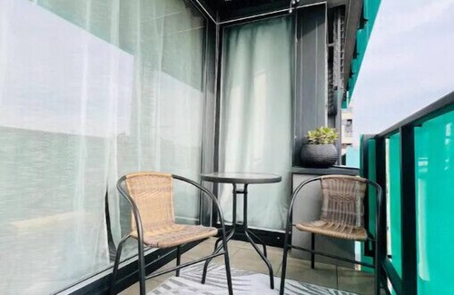 Holesovice Condo | White Pearl Studio with free parking in Holešovice