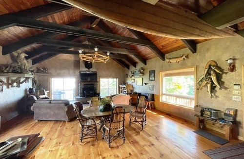 Sioux Narrows Nestor Falls Cabin | White Pine Retreat - Main Lodge, Fab Sunsets, Totally Refurnished - Sleeps 11
