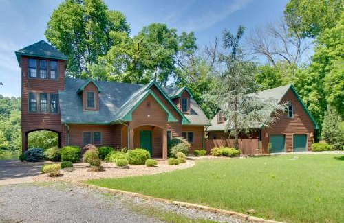 Gassville House | White River Access and Views Retreat in Gassville!