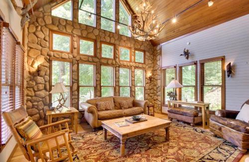 Gassville House | White River Access and Views Retreat in Gassville!