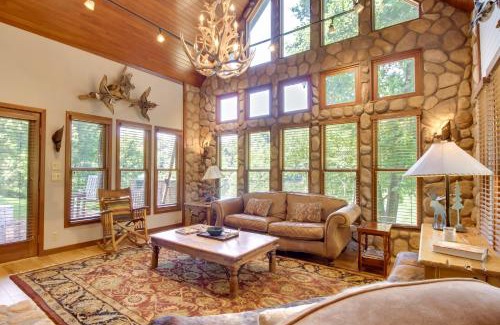 Gassville House | White River Access and Views Retreat in Gassville!