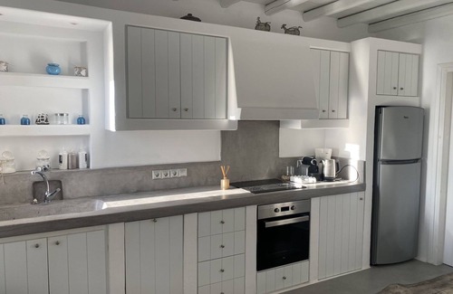 Houlakia House | White Rock Suites & Villas