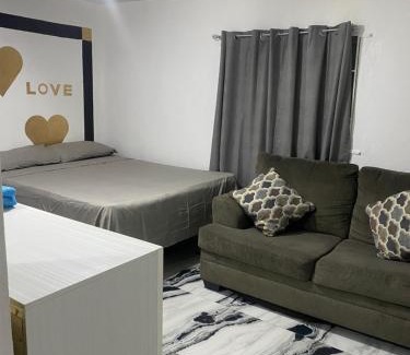 Spanish Town House | White Room Sparks