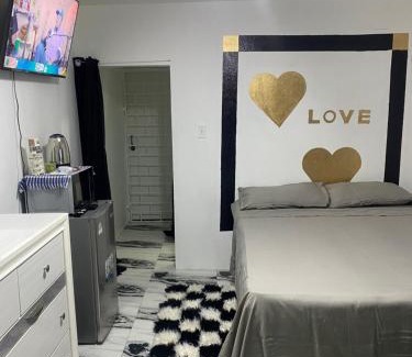 Spanish Town House | White Room Sparks