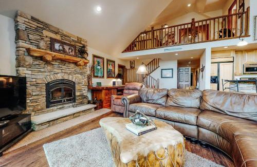 Lac du Flambeau House | White Sand Wonderland