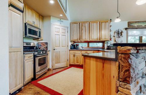Lac du Flambeau House | White Sand Wonderland