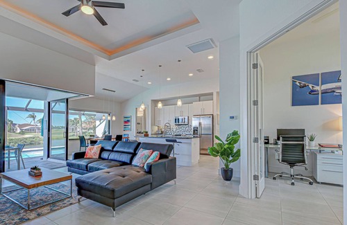 Pebble Beach House | White Sands | Lakefront | Golf Course View | Pool | Spa