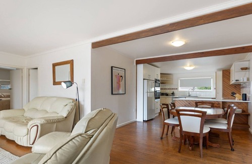 Lake Wangary House | White Springs, our peaceful holiday house in Coffin Bay
