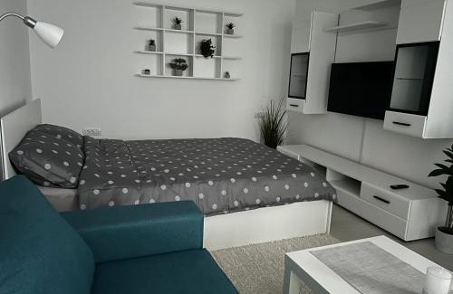 Alba Iulia Apartment | White Studio Center