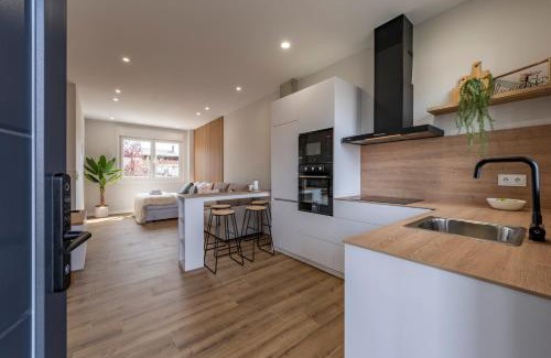O Pedrouzo Apartment | White Tree by Arca Jazmin