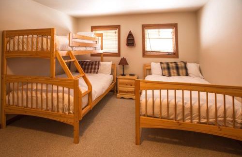 Rossland House | White Wolf