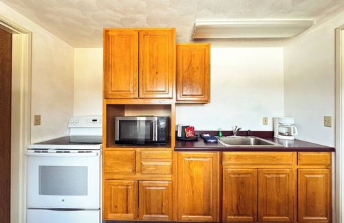 Upson Hotel | Whitecap Mountains Resort