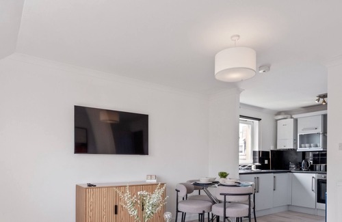 Central Aberdeen Apartment | Whitehall Stay Apartment