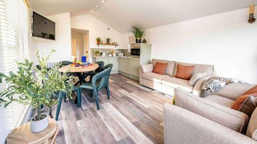 Sandwich Ski Chalet | Whitemills Wake and Aqua Park Lodge Seven