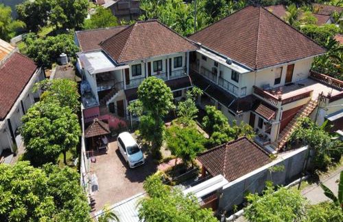 Senggigi House | Whiterose Guesthouse