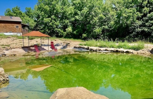 Waterville Cabin | Whitetail Ridge Cabin w/Hot Tub and Swimming Pond