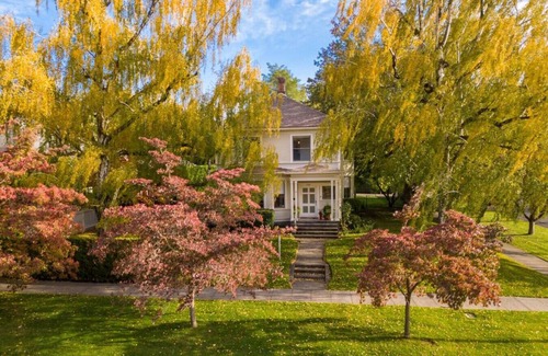 Walla Walla House | Whitman House · Classic 1902 Craftsman Beauty