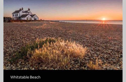 Seasalter Other | Whitstable 2 bed Fully Fitted Seaside Caravan