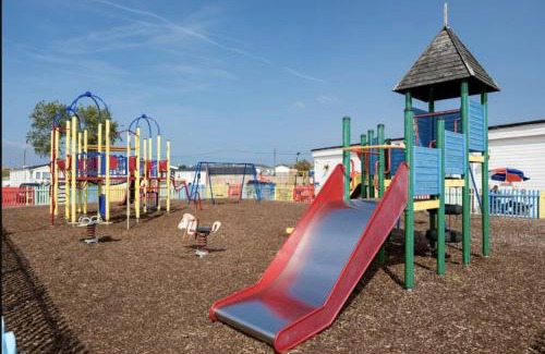 Seasalter Other | Whitstable 2 bed Fully Fitted Seaside Caravan