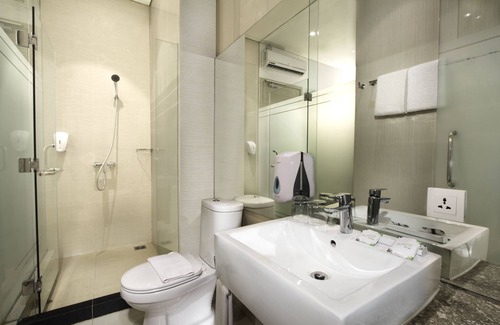 Kelapa Gading Barat Hotel | Whiz Prime Hotel Kelapa Gading