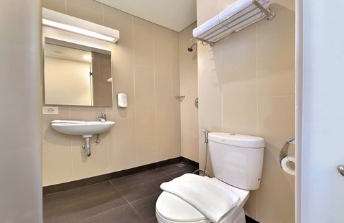 Cilacap Hotel | Whiz Prime Hotel Sudirman Cilacap