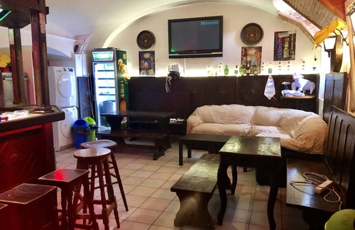 Kerepesdulo Apartment | Whole basement former pub 4 stag do