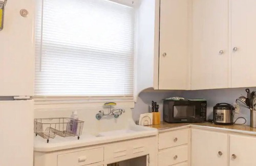 Rochester House | Whole House 5 min from Rochester Gen Hosp 4-Beds sleep 8