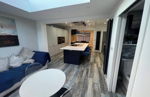 Ramsbottom House | Whole house -Sleeps4-Parking-Garden-BikingHiking