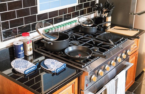 New Rochelle House | Whole House Spacious 4-bedroom house ~ Near NYC & Transit ~ Family Friendly