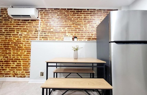 Downtown Baltimore Apartment | Whole House Walking Distance Stadium Free Parking