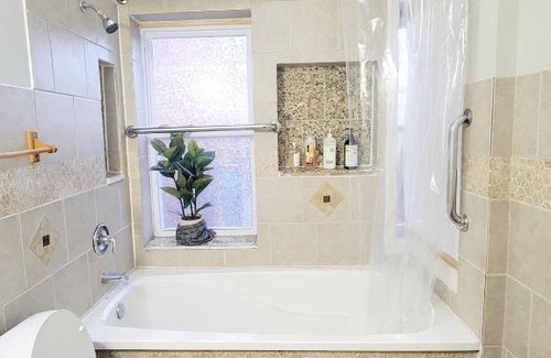 Downtown Baltimore Apartment | Whole House Walking Distance Stadium Free Parking