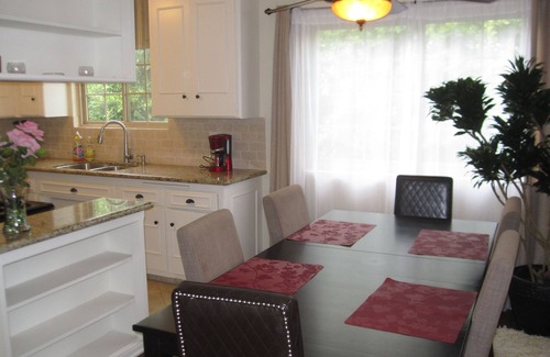 Beverly Hills Apartment | Wholefoods and Rodeo are next door!
