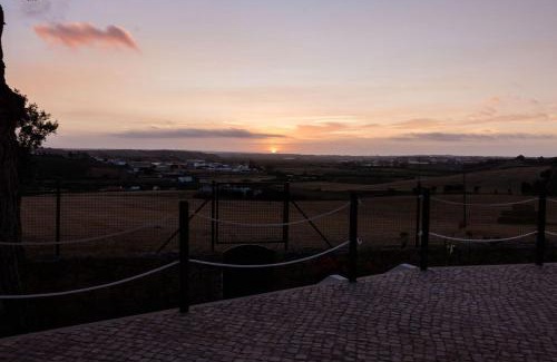 Torres Vedras House | WHome Countryside Charm Near Wedding Venue w/BBQ Patio