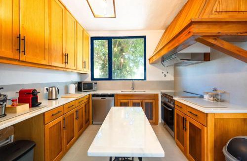 Abrantes House | WHome Family Paradise, Exquisite Retreat for Holidays