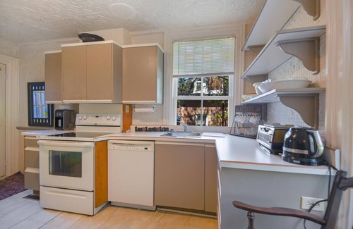 Brockville House | Why rent a brick and glass box when you can step back in time to the late 1800s?