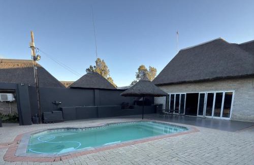 Bloemhof Cabin | WhyNot Restaurant & Guest Lodge