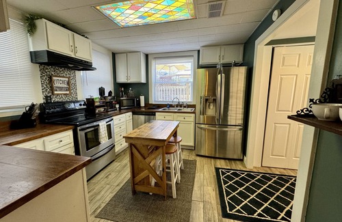 Winchester House | Wi-Fi - Office Space - Park View Cottage