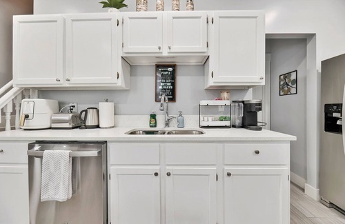Wichita House | Wichita home, by the river, spacious 9 beds-game room with pool table, 1gb Wi-Fi