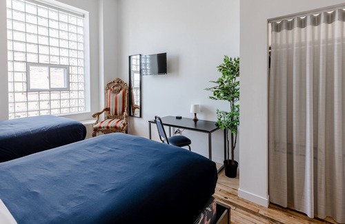 Wicker Park Condo | Wicker Park Condo with Gorgeous Roof Deck by RedAwning