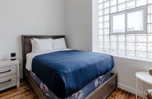 Wicker Park Condo | Wicker Park Condo with Gorgeous Roof Deck by RedAwning