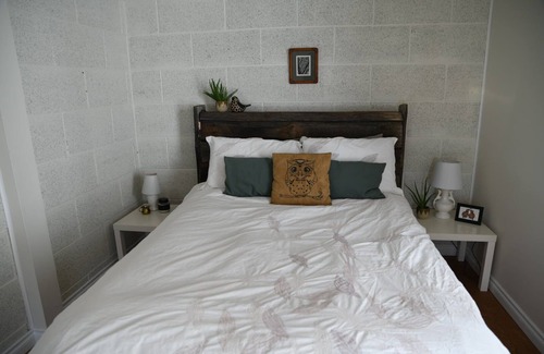 Division No. 7 House | Wide Valley Greenhouse Suite