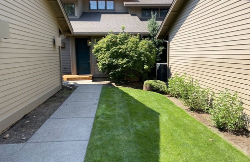 Bend Condo | Widgi Creek 1 Bdrm. Condo - So close to biking trails, Mt Bachelor & Bend!