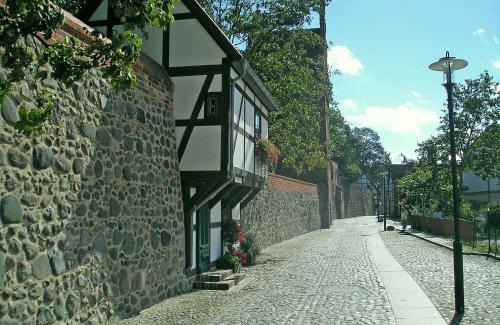Neubrandenburg House | Wiekhaus 49