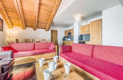 Les Almes Apartment | Wifi, 4th floor, balcony, tv, ski locker, 80m², Tignes
