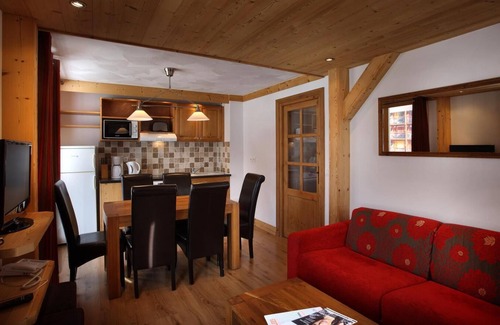 Arc-2000 Apartment | Wifi, 50m from resort center, fitness, swimming pool, sauna, hammam, balcony, parking, tv