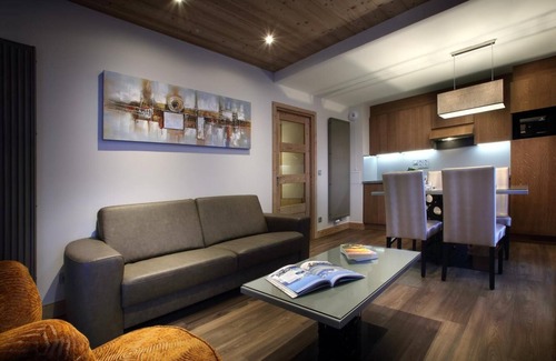Arc-2000 Apartment | Wifi, 50m from resort center, fitness, swimming pool, sauna, hammam, balcony, tv, ski locker, 45m²