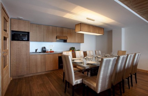 Arc-2000 Apartment | Wifi, 50m from resort center, fitness, swimming pool, sauna, hammam, balcony, tv, ski locker, 45m²