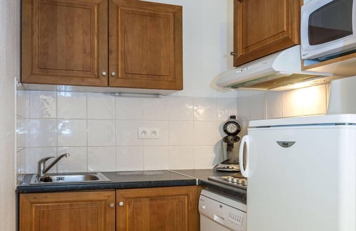 Allos Apartment | Wifi, 50m from shops, fitness, swimming pool, sauna, hammam, balcony, tv, ski locker, 34-45m²