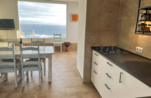 Cabrita House | WIFI Beach Front Villa Amazing Views