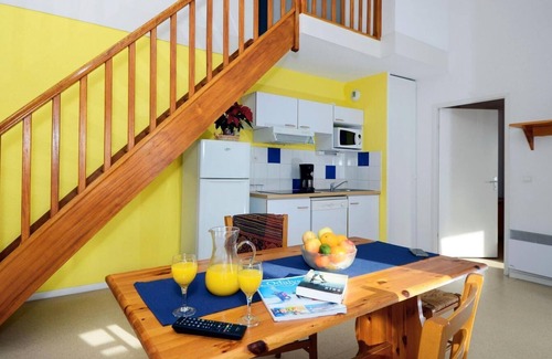 Font-Romeu-Odeillo-Via Apartment | Wifi, swimming pool, terrace, balcony, parking, tv, ski locker, 26-30m², Font Romeu